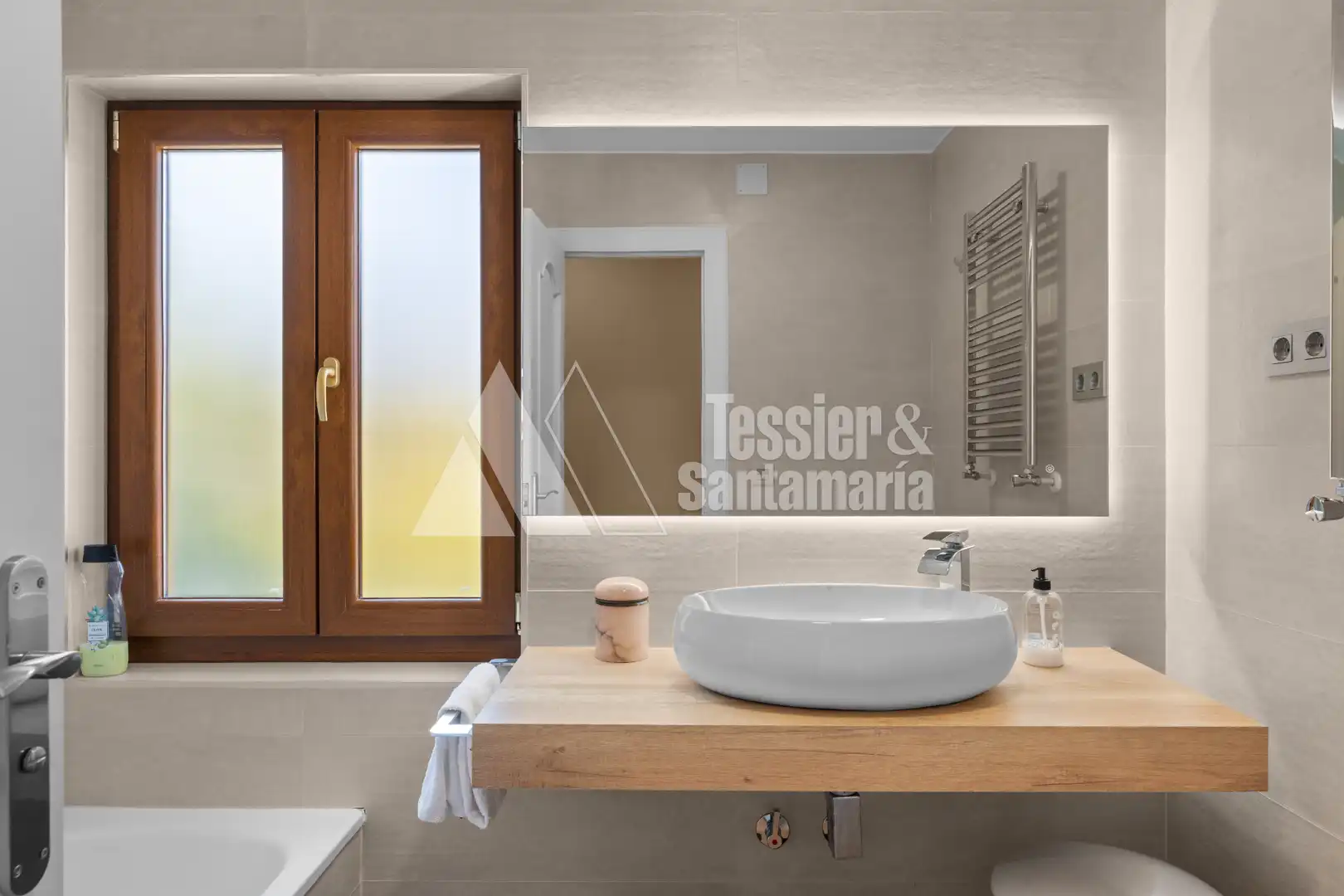 Baño de Casa o chalet en venta en Castrillón con Calefacción, Jardín privado y Terraza