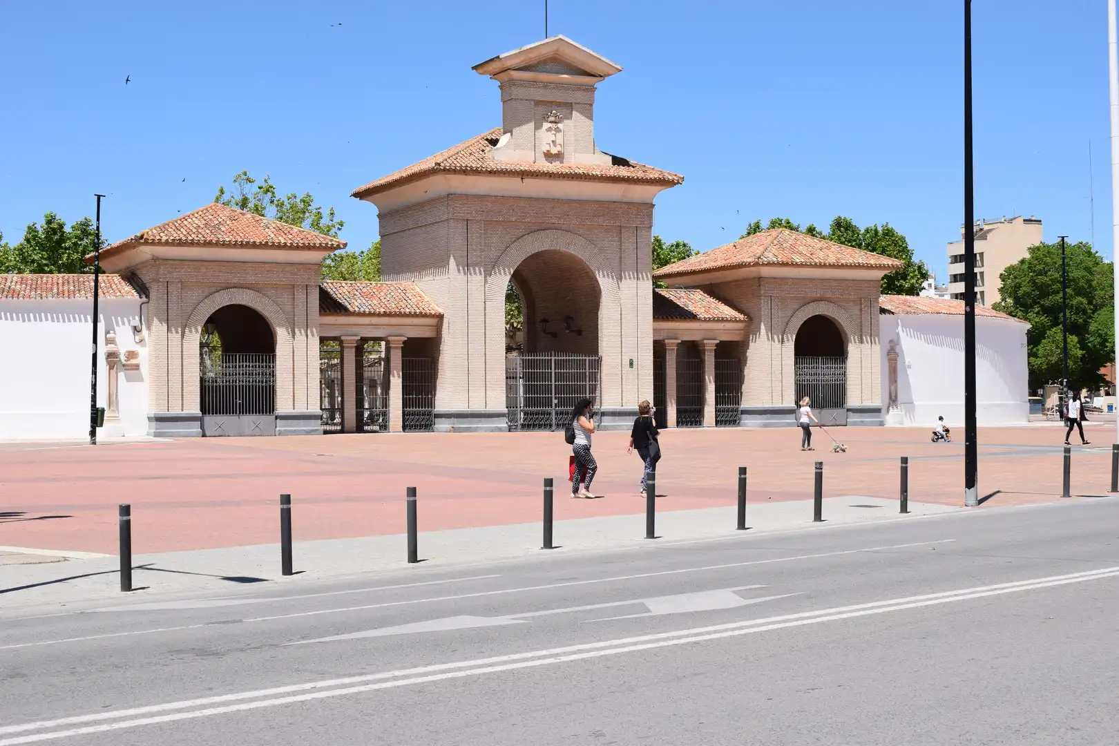 Exterior view of Garage for rent in Albacete