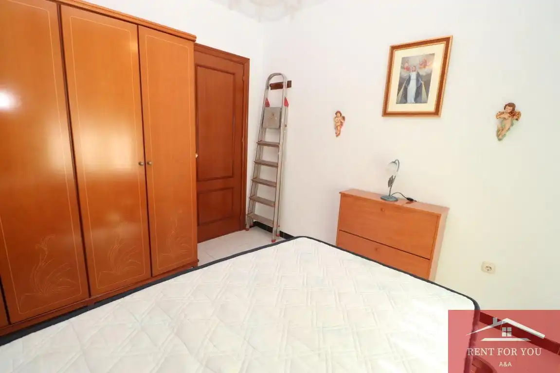 Dormitori de Pis en venda en Alhaurín El Grande amb Aire condicionat, Terrassa i Moblat