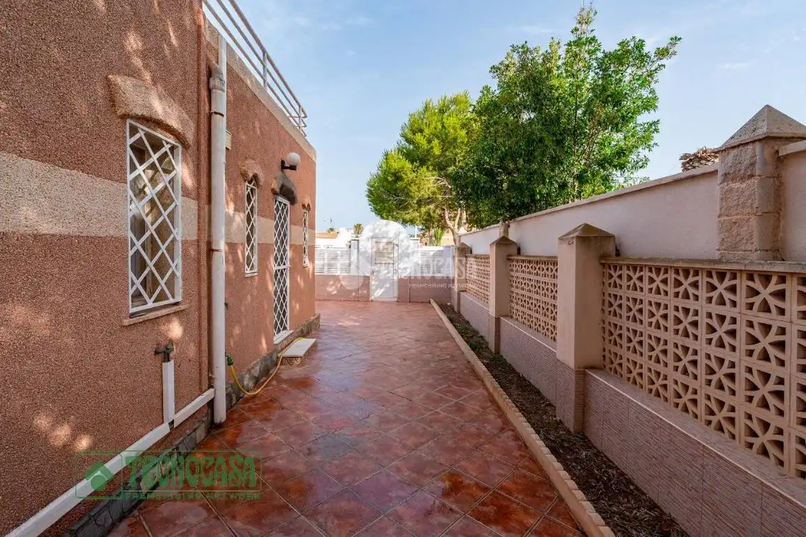 Terrassa de Casa o xalet en venda en Roquetas de Mar amb Calefacció, Terrassa i Alarma