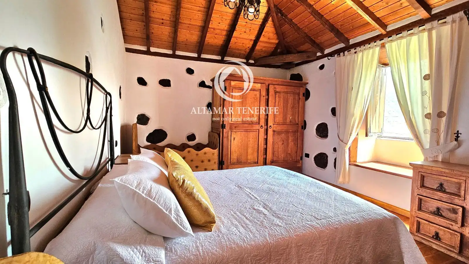 Casa adosada en venta en Santiago del Teide con Terraza, Trastero y Amueblado