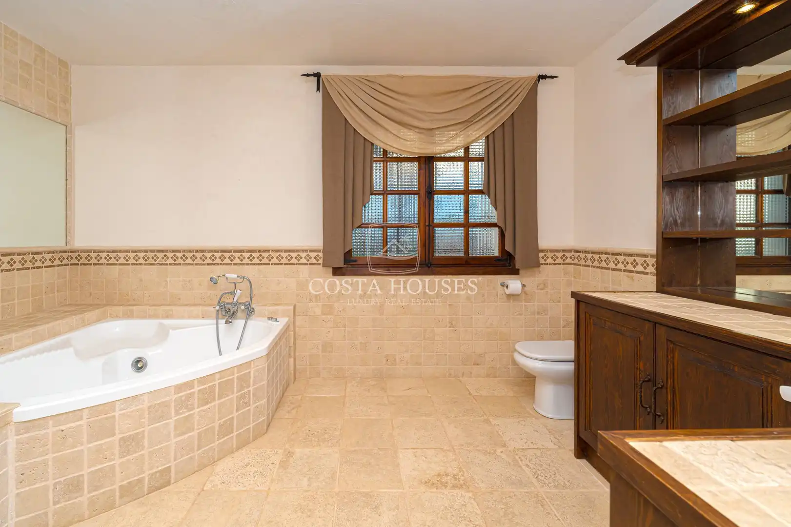 Bany de Casa o xalet en venda en Moraira amb Aire condicionat, Calefacció i Jardí privat