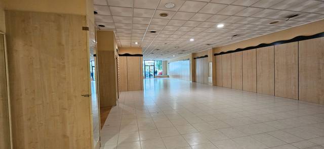 Local comercial en Alquiler en Travesía de Vigo - San Xoán