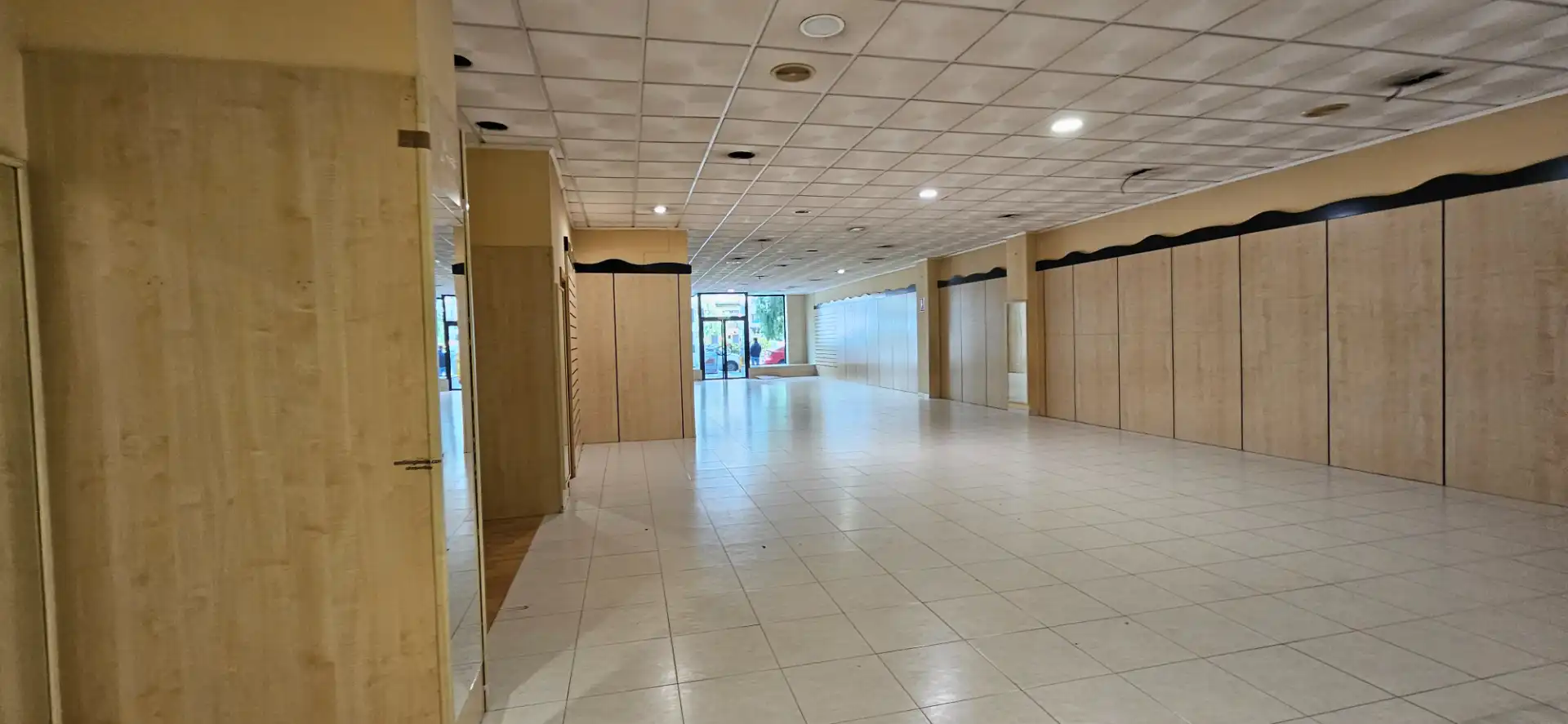 Local comercial en alquiler en Centro Urbano