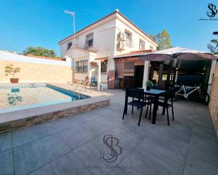 Piscina de Casa adosada en venda en San Vicente del Raspeig / Sant Vicent del Raspeig amb Aire condicionat, Terrassa i Piscina