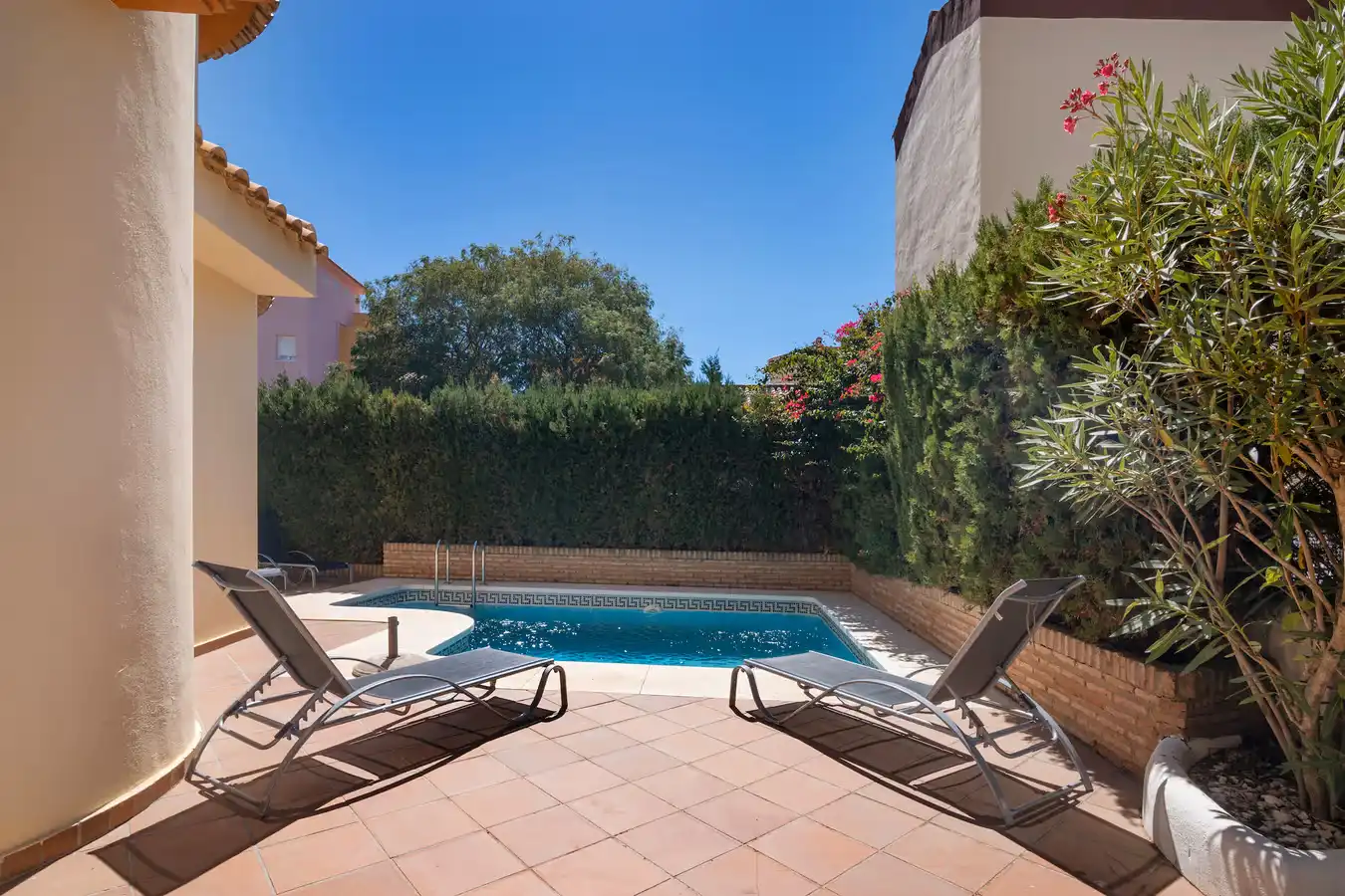 Piscina de Casa o chalet de alquiler en Islantilla con Aire acondicionado, Calefacción y Jardín privado