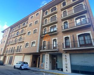 Exterior view of Premises for sale in Valencia de Don Juan  with Air Conditioner