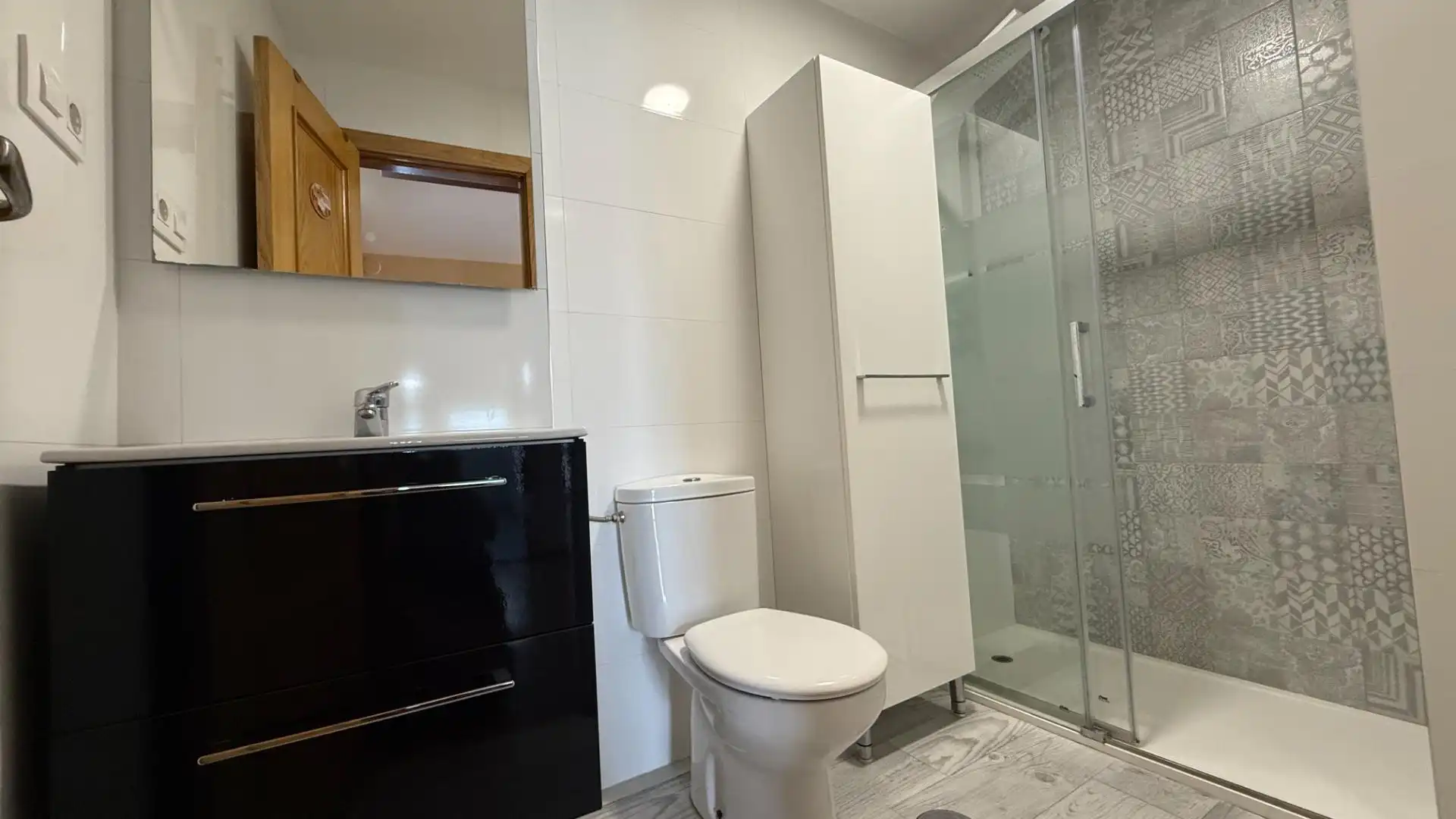 Badezimmer von Dachboden zum Verkauf in Val de San Vicente  mit Terrasse