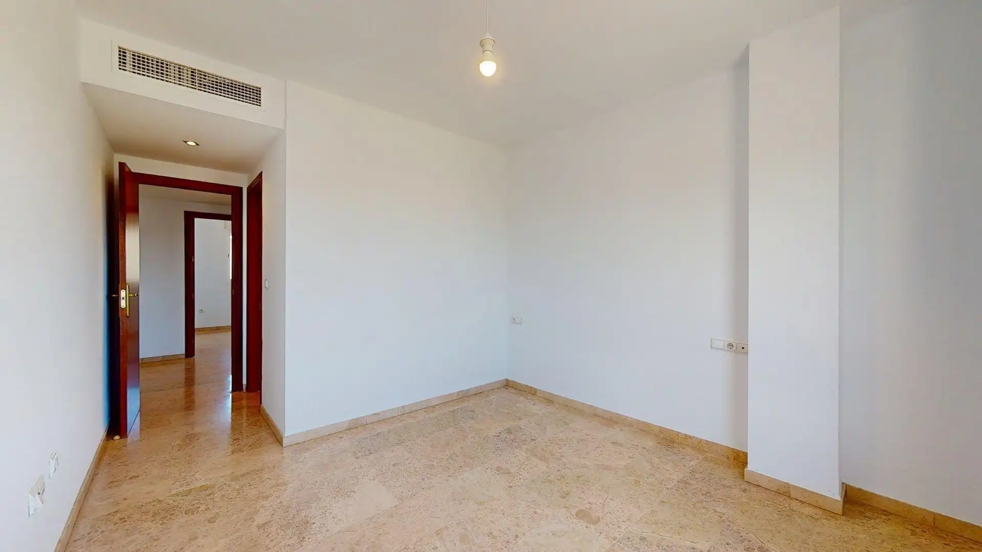 Wohnung zum Verkauf in Córdoba mit Klimaanlage, Heizung und Abstellraum