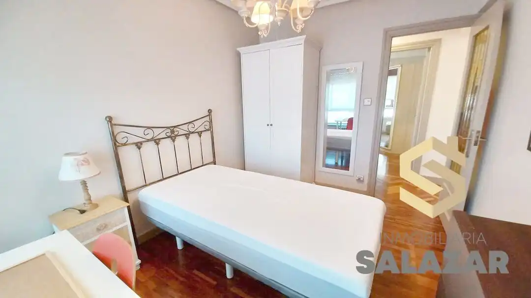 Flat for rent in Haro Plaza, Santutxu - Basarrate