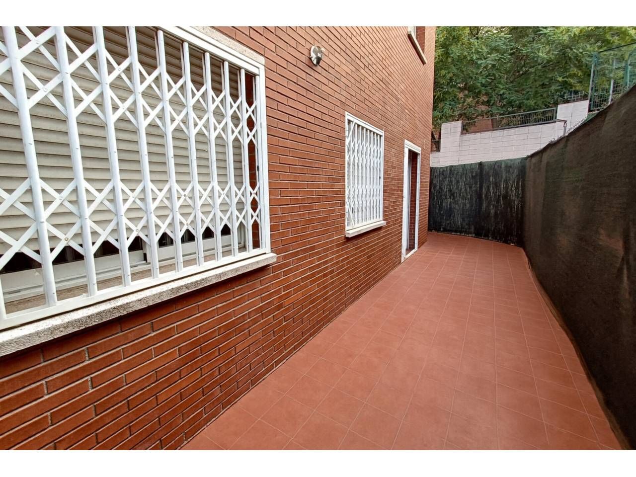 Jardín de Piso en venta en Santa Coloma de Gramenet con Calefacción, Jardín privado y Terraza