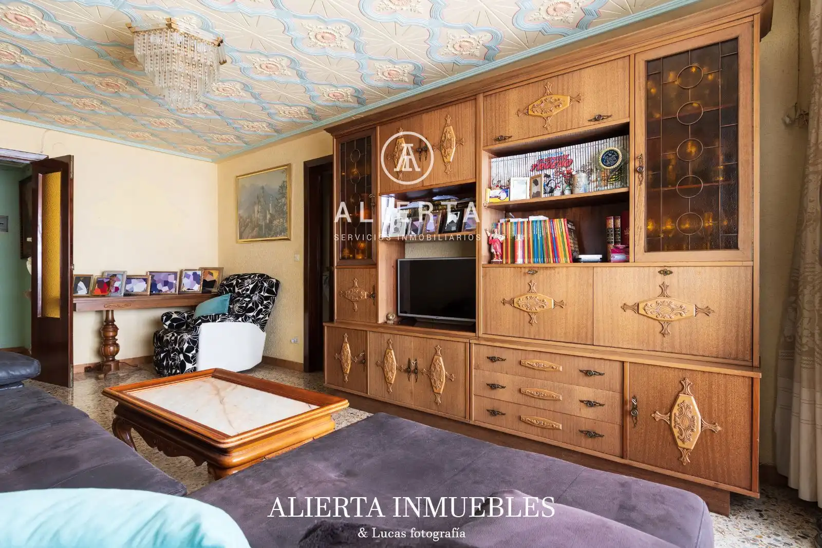 Living room of Flat for sale in Zaragoza  with Heating, Terrace and Swimming Pool