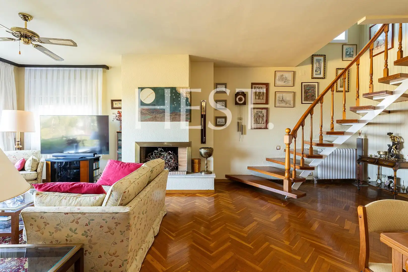 Sala de estar de Casa o chalet en venta en Castelldefels con Calefacción, Jardín privado y Parquet