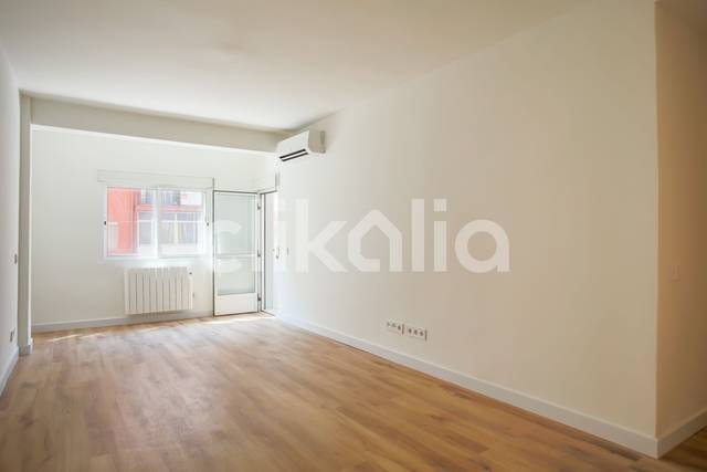 Piso en Alquiler en Reyes Católicos