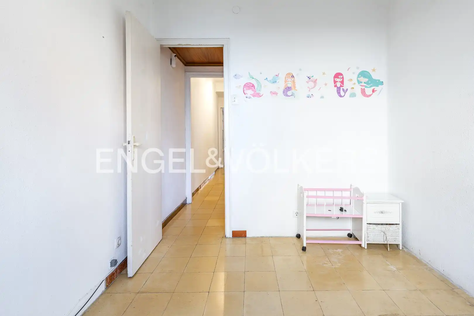 Piso en venta en Barcelona con Calefacción, Terraza y Balcón