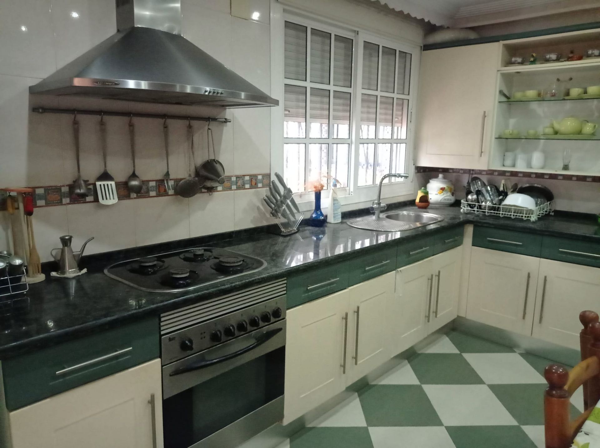 Kitchen of Flat for sale in  Sevilla Capital  with Air Conditioner, Terrace and Balcony