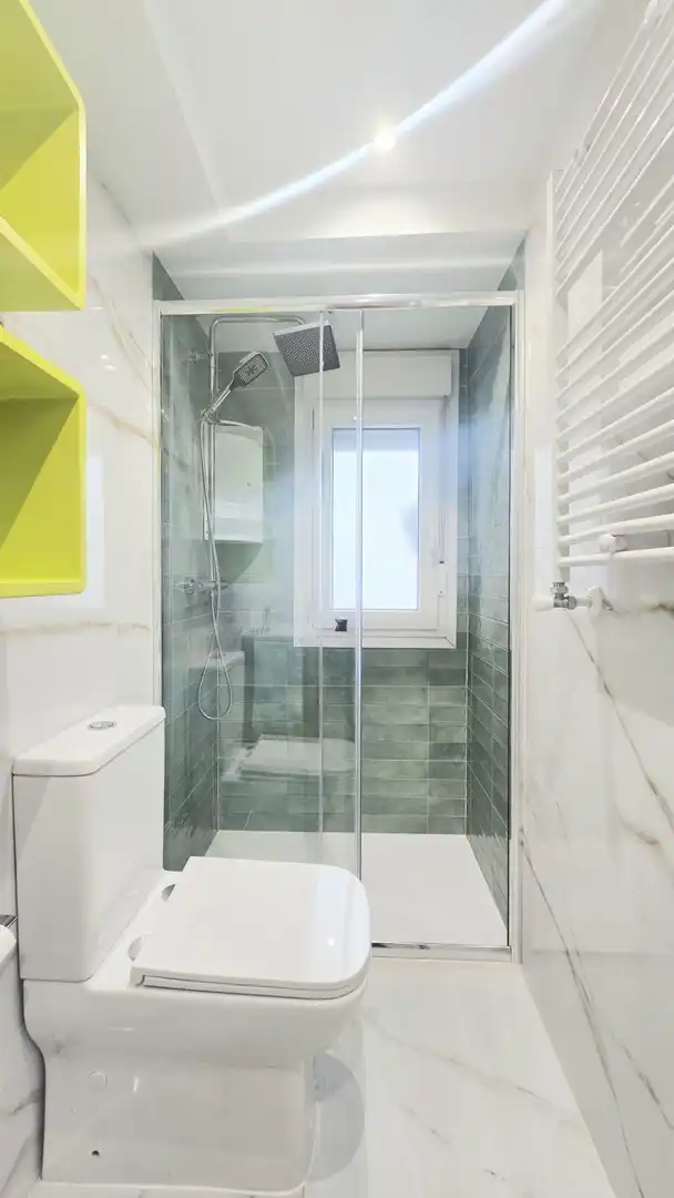 Baño de Piso de alquiler en Madrid con Aire acondicionado, Calefacción y Terraza