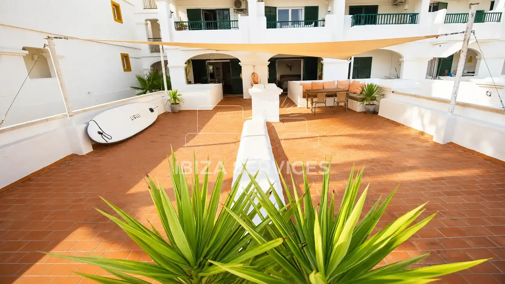 Terrasse von Wohnung zum Verkauf in Sant Josep de sa Talaia mit Klimaanlage und Schwimmbad