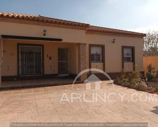 Exterior view of House or chalet for sale in Chiclana de la Frontera