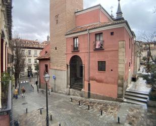 Exterior view of Flat to rent in  Madrid Capital  with Heating, Parquet flooring and Oven