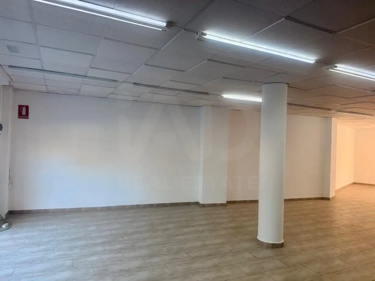 Local comercial en venda a Poble, imagen 4