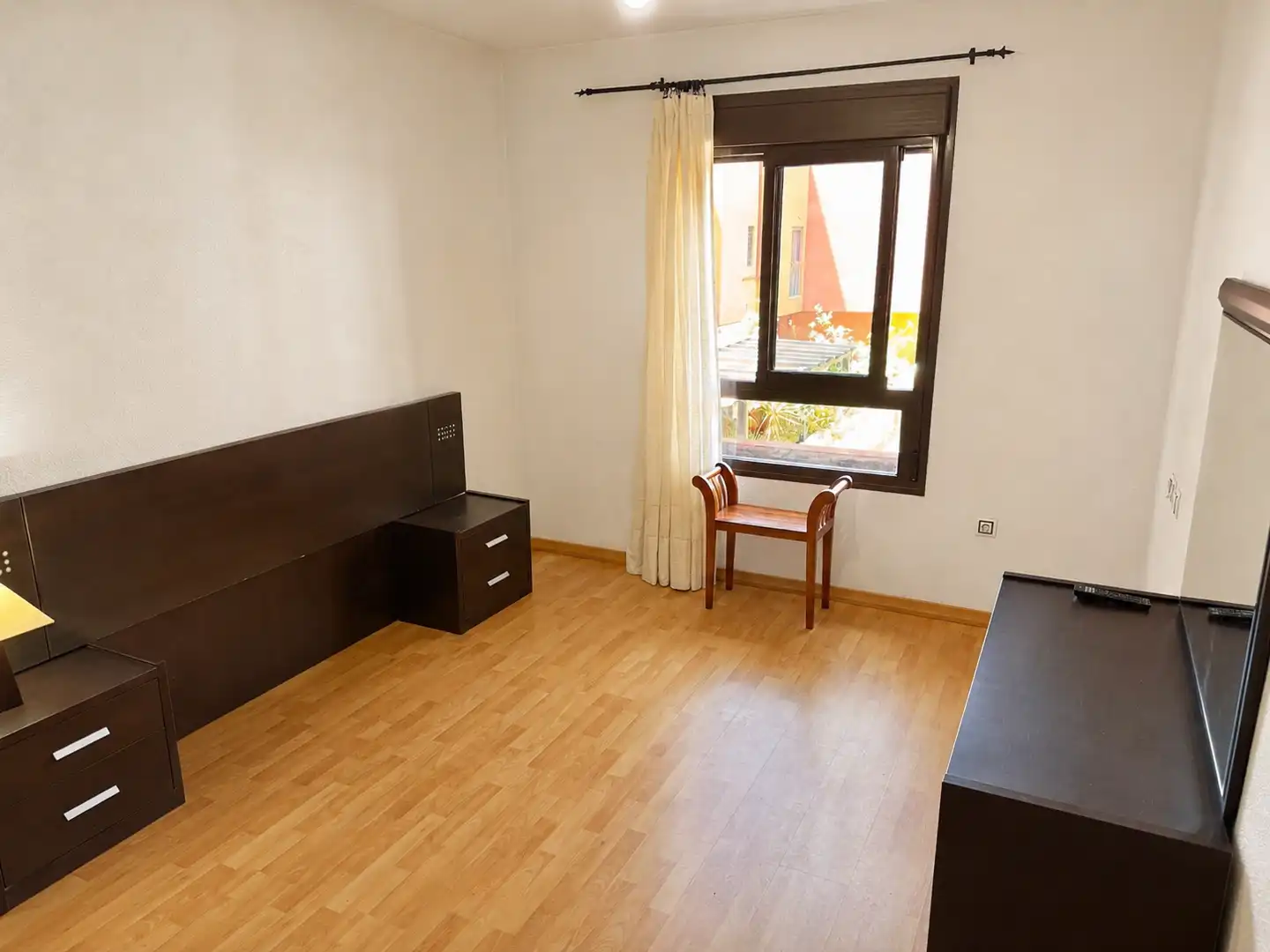 Dormitori de Apartament en venda en Roquetas de Mar amb Aire condicionat, Terrassa i Piscina comunitària