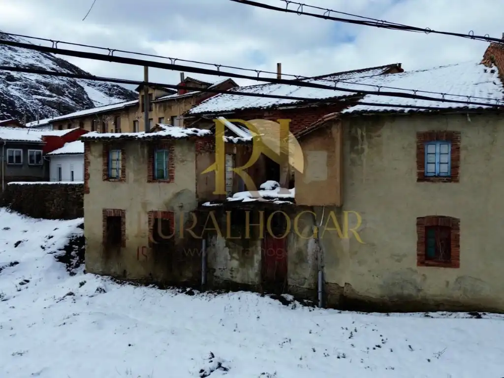Casa en venda a La Pola de Gordón, imagen 2