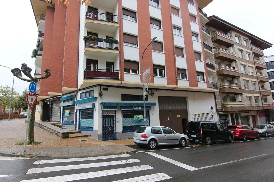 Vista exterior de Local en venta en Amurrio