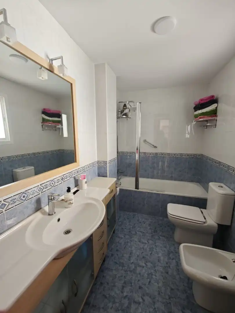 Bany de Àtic en venda en Vélez-Málaga amb Aire condicionat, Terrassa i Moblat