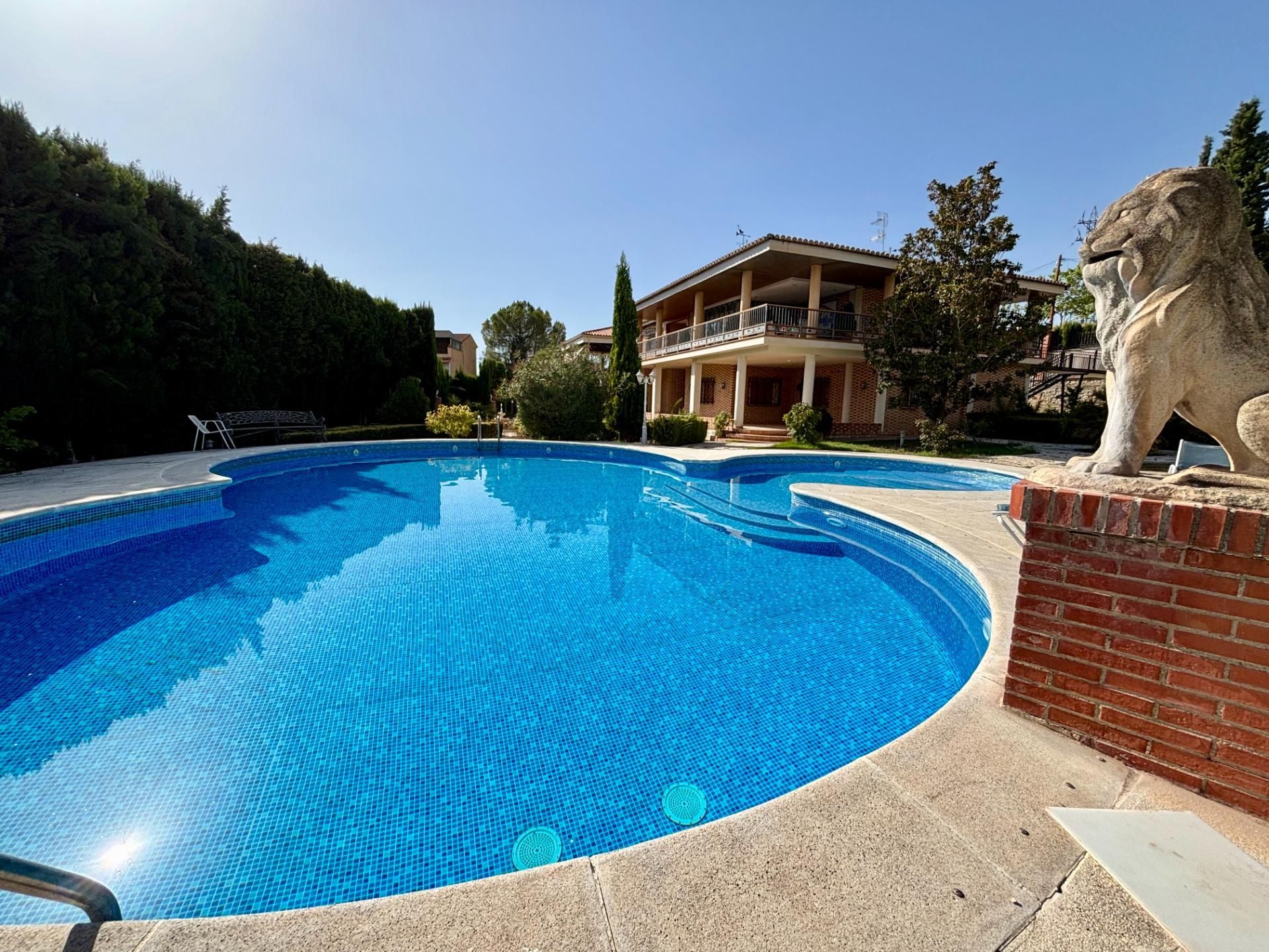 Swimming pool of House or chalet to rent in Jun  with Air Conditioner and Private garden