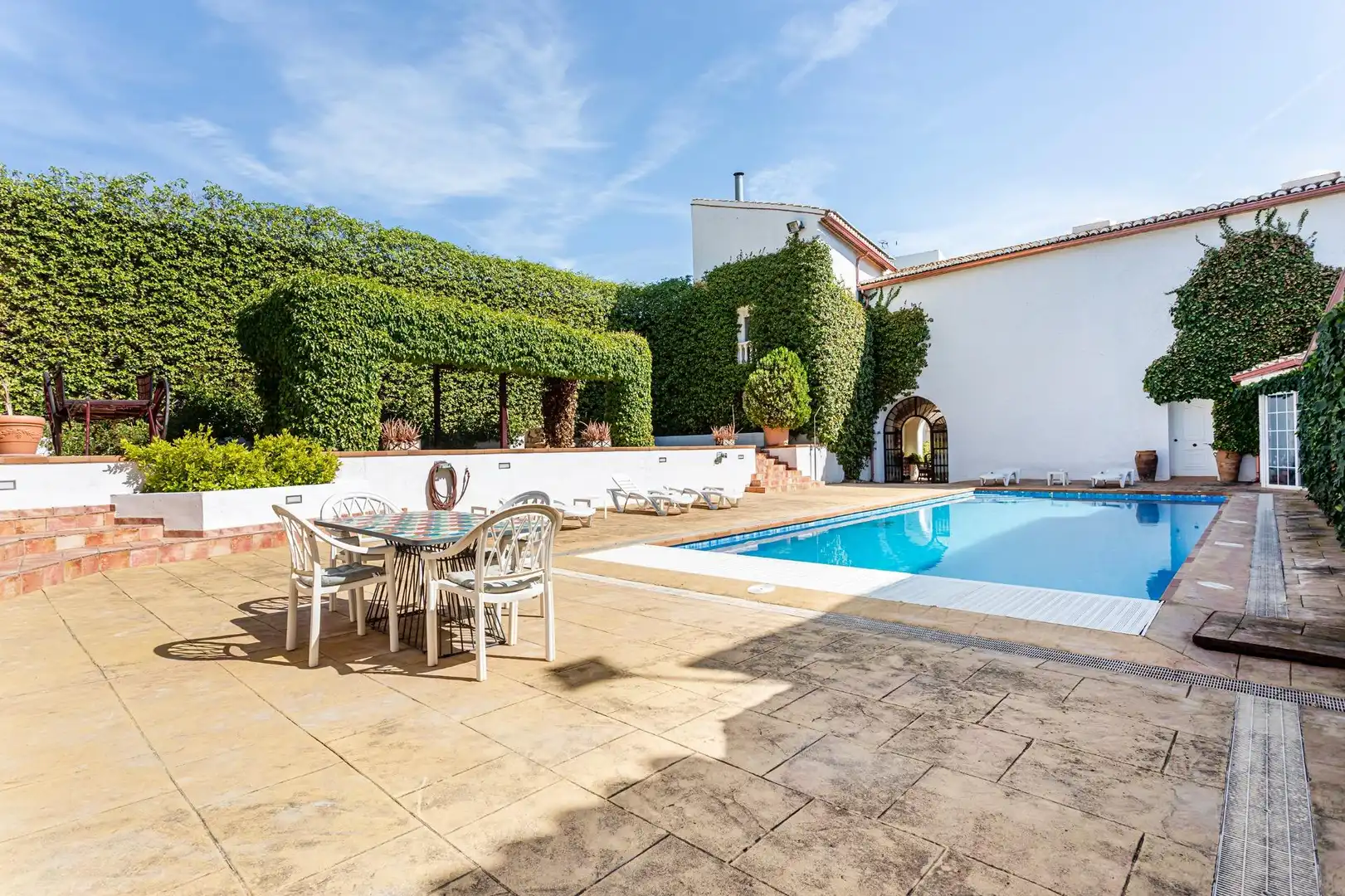 Swimming pool of Houses for sale in Chiva  with Air Conditioner, Private garden and Terrace