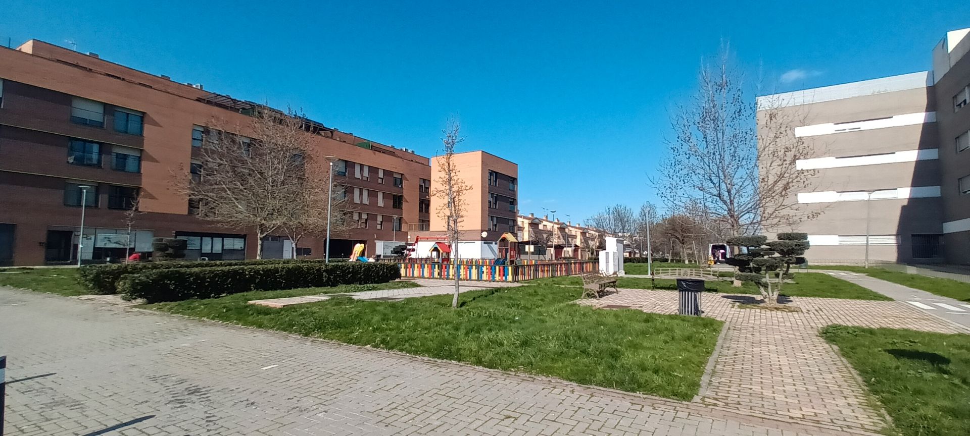 Vista exterior de Pis en venda en Torrejón de Ardoz amb Aire condicionat, Calefacció i Jardí privat