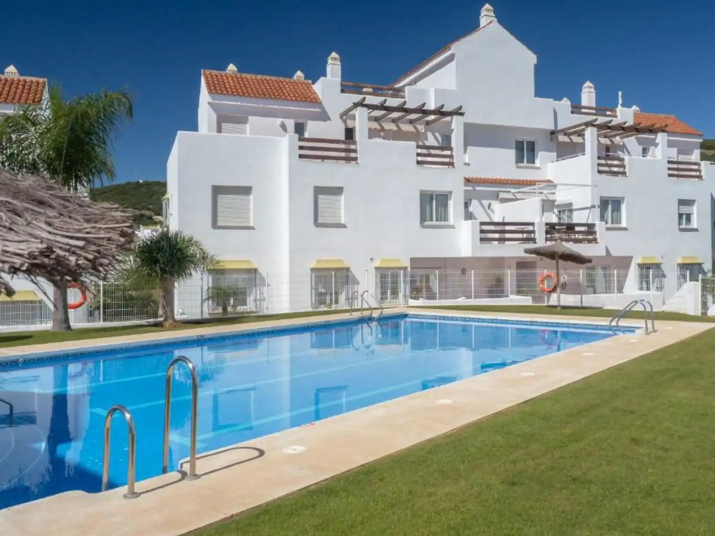 Exterior view of Flat for sale in Estepona  with Air Conditioner, Heating and Terrace