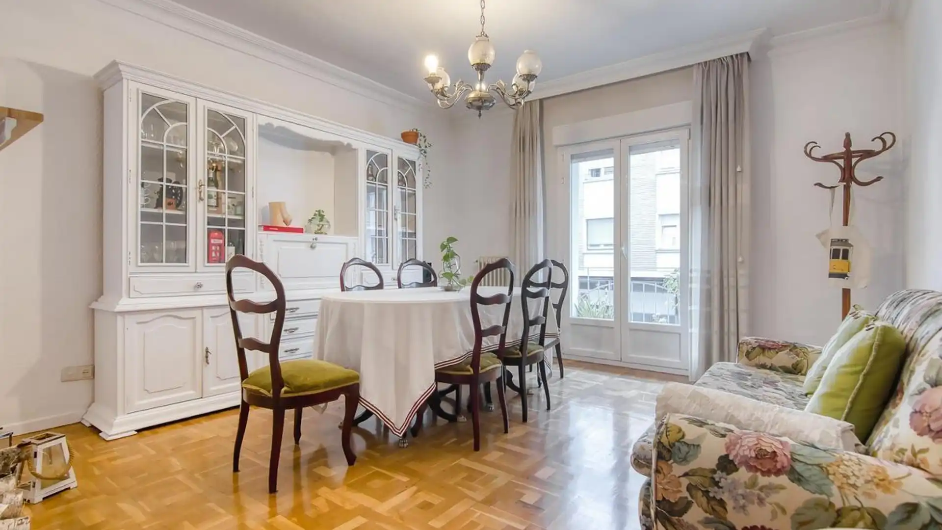 Menjador de Pis de lloguer en  Pamplona / Iruña