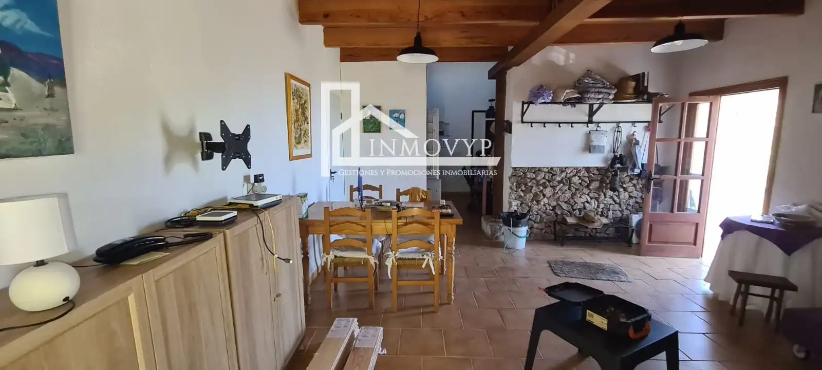 Sala de estar de Finca rústica en venta en Escorca con Aire acondicionado y Amueblado