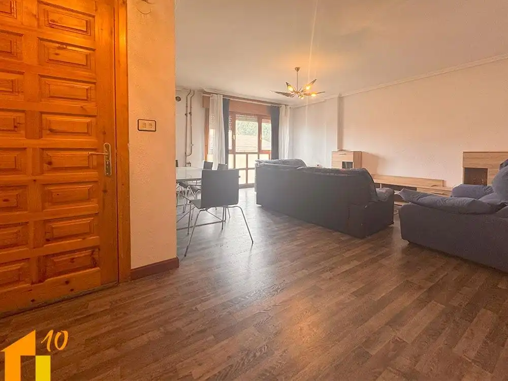Wohnzimmer von Einfamilien-Reihenhaus zum Verkauf in Belorado mit Heizung und Terrasse