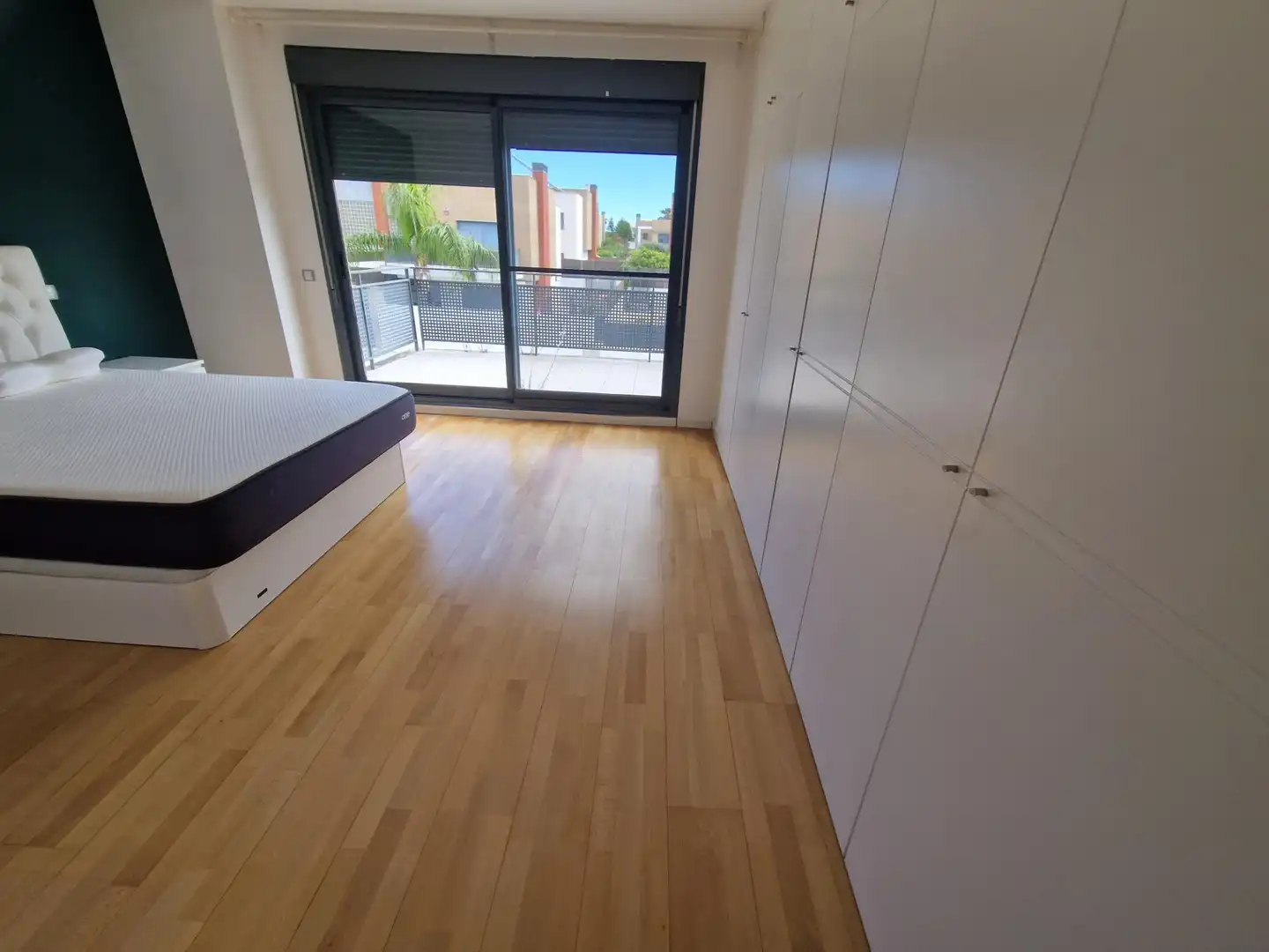 Dormitori de Casa adosada en venda en La Pobla de Vallbona amb Aire condicionat, Calefacció i Jardí privat