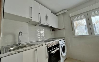 Kitchen of Flat for sale in  Zaragoza Capital  with Air Conditioner and Balcony