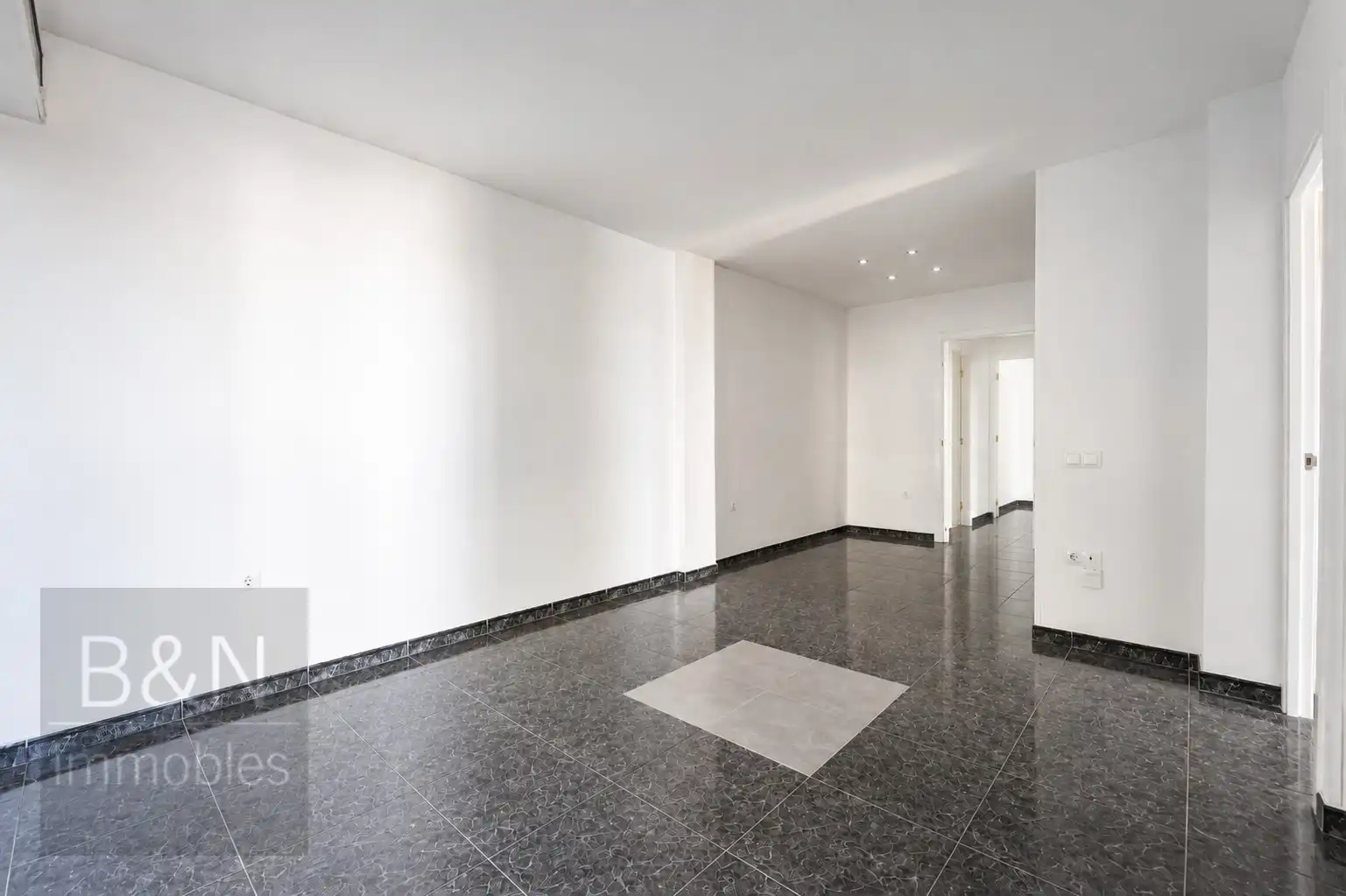 Piso en venta en Terrassa con Balcón