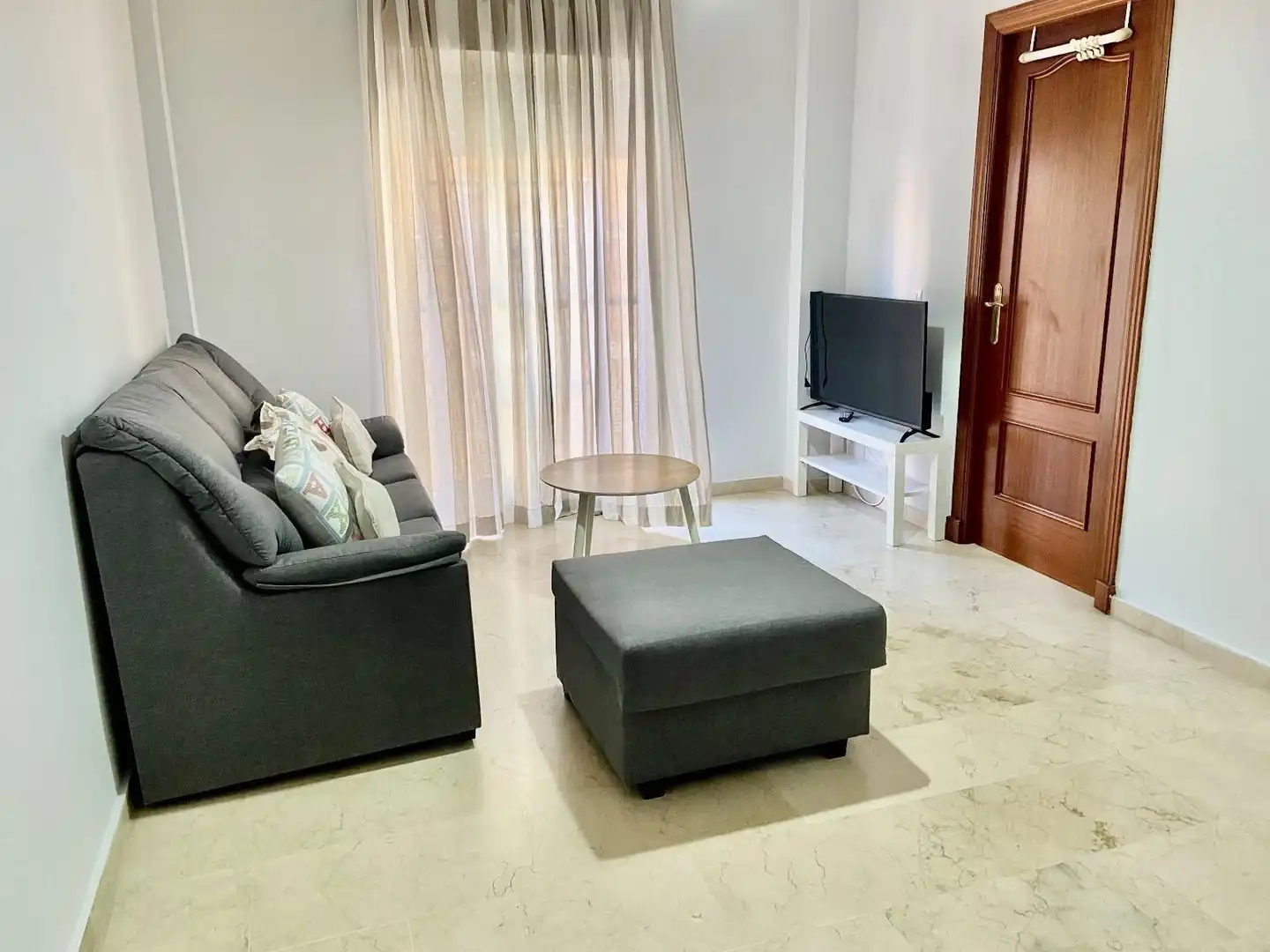Living room of Flat for rent in La Línea de la Concepción  with Furnished