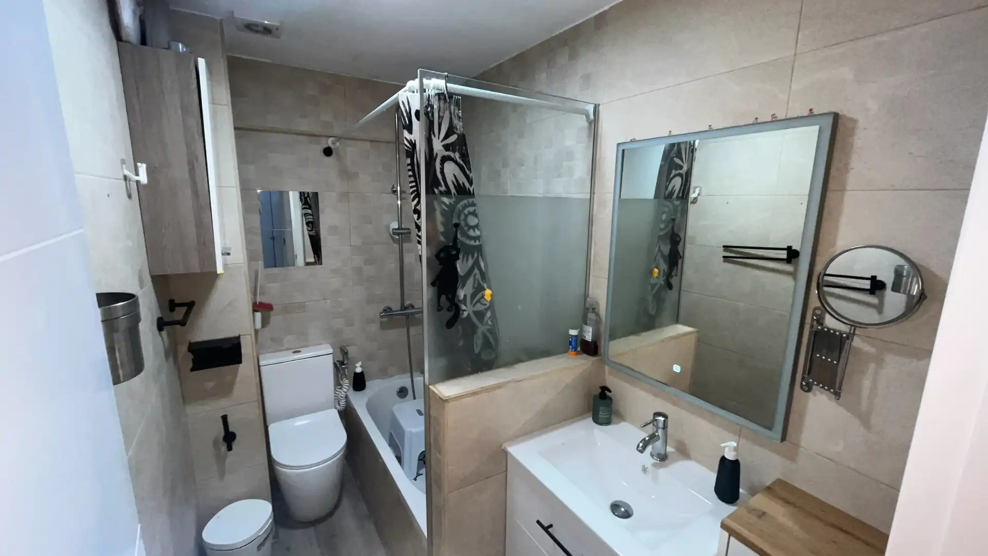 Bathroom of Flat for sale in Málaga  with Air Conditioner and Heating