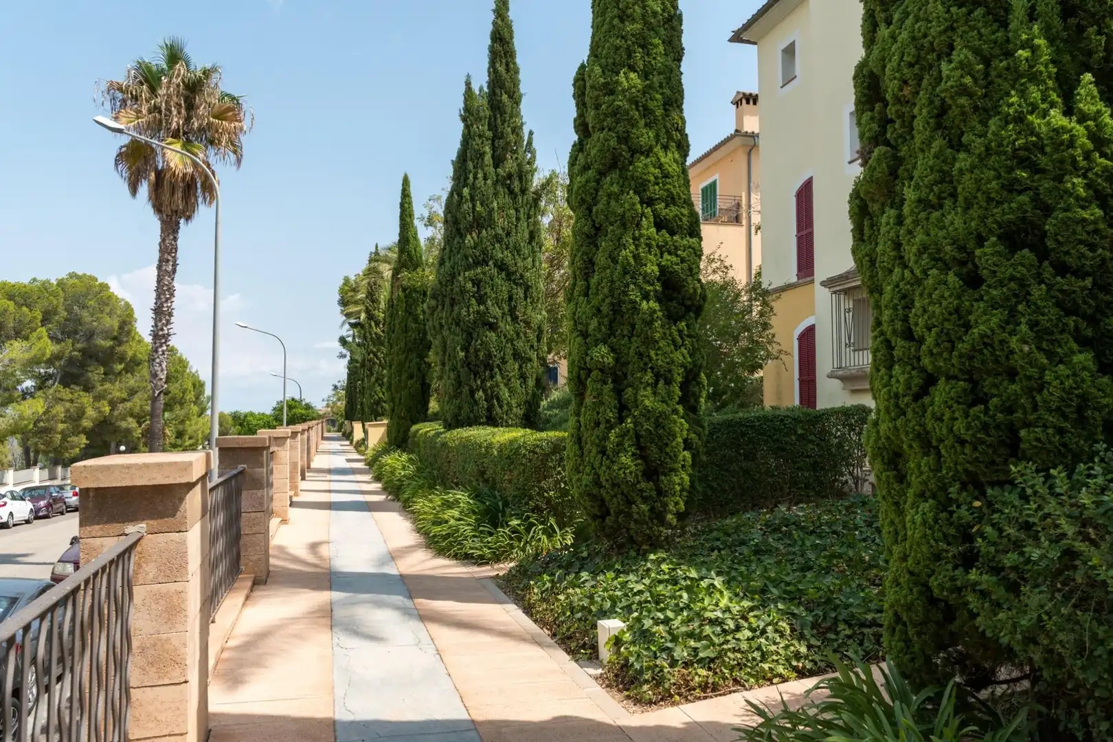 Vista exterior de Planta baixa en venda en Calvià amb Terrassa i Piscina comunitària