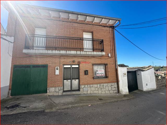 Casa adosada en Venta en La Torre de Esteban Hambrán
