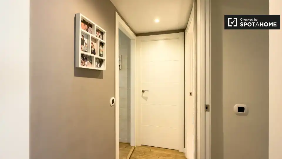 Flat for share in Nou Barris