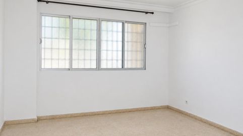 Foto 2 de Planta baja en venta en Calle Almadraberos, Pino Montano - Consolación, Sevilla Capital