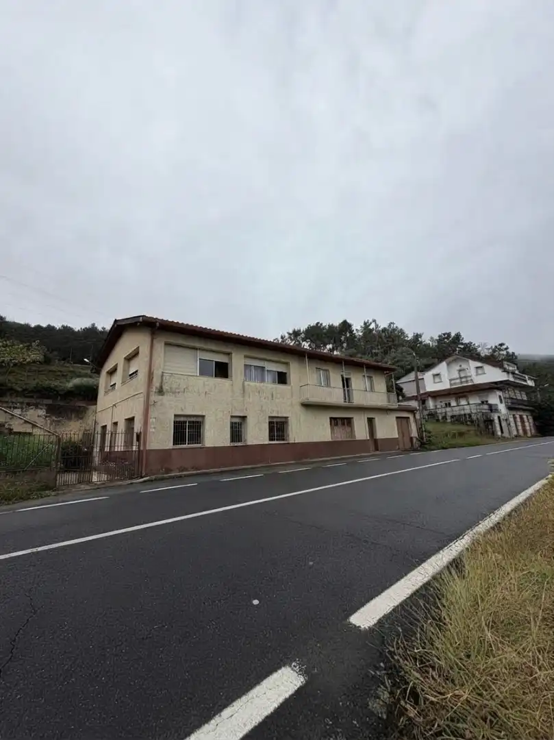 House with terrace for sale in Toén, imagen 2