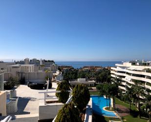 Vista exterior de Àtic de lloguer en Marbella amb Aire condicionat, Calefacció i Terrassa