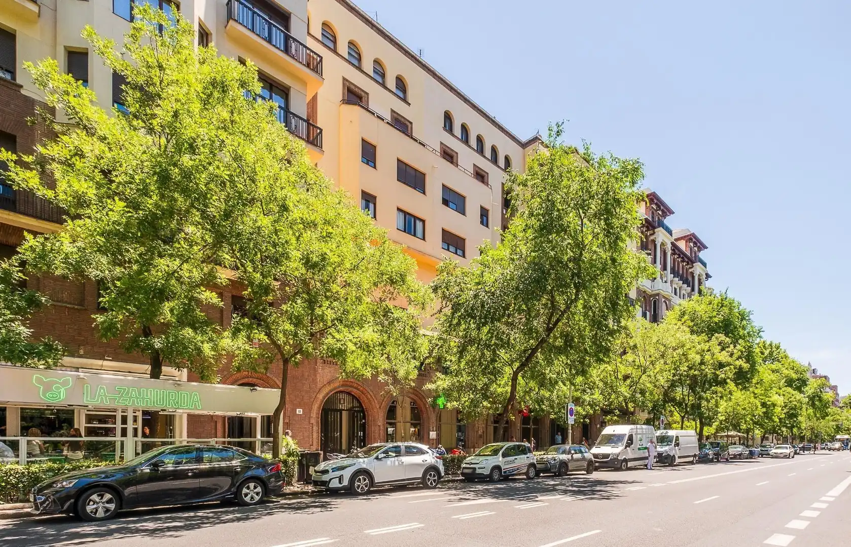 Außenansicht von Büro zur Miete in Madrid mit Klimaanlage und Heizung