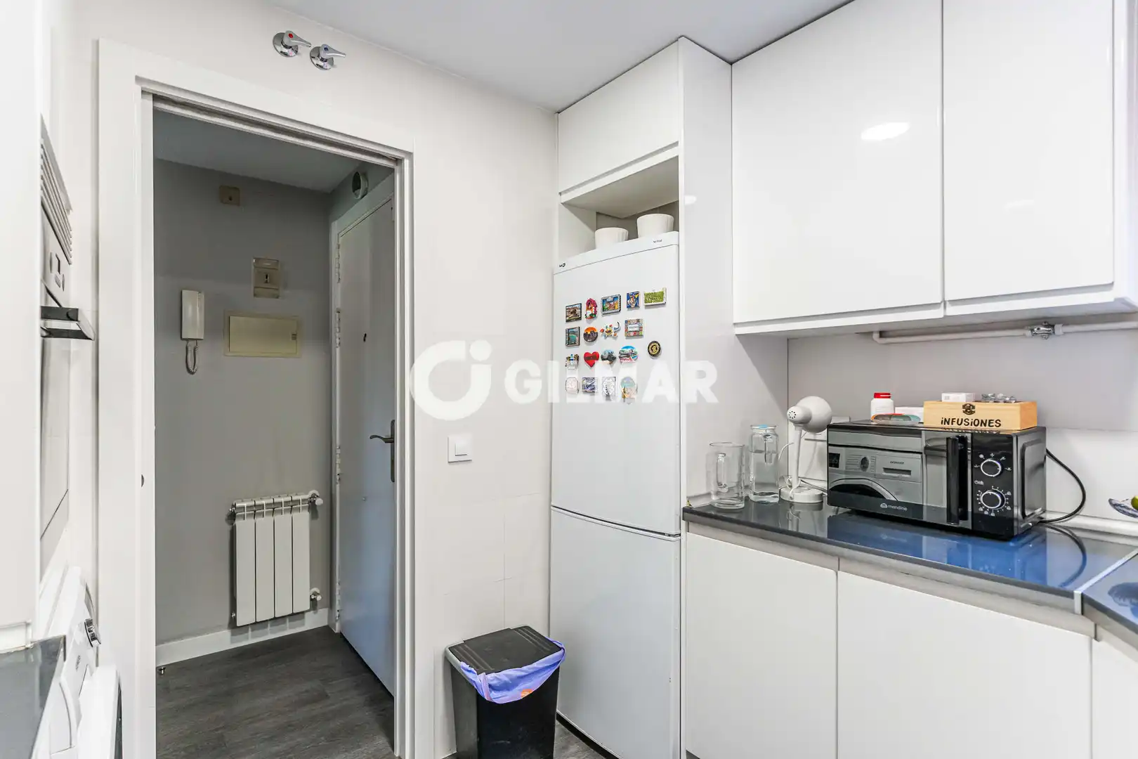 Cocina de Piso en venta en Las Rozas de Madrid con Calefacción, Jardín privado y Piscina