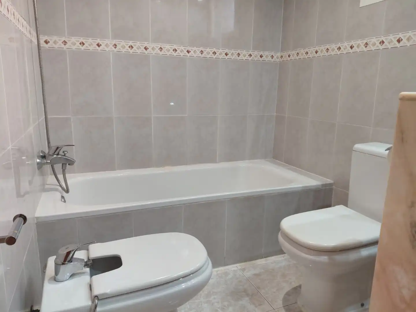 Bany de Dúplex en venda en Rubí amb Calefacció, Terrassa i Traster